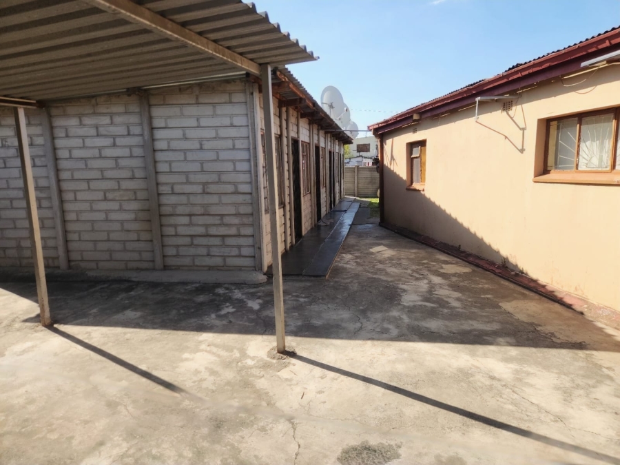 4 Bedroom Property for Sale in Rustenburg North North West